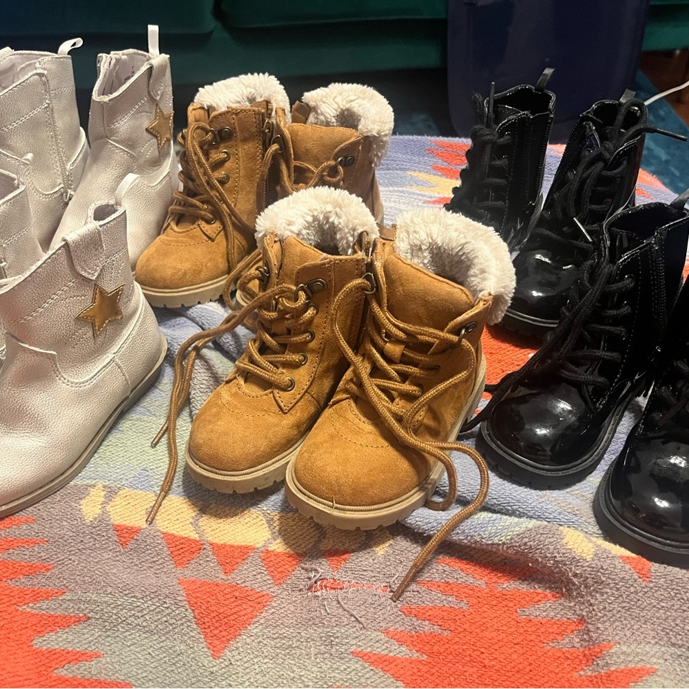 Tan and White Boots with Cozy Lining and Rugged Style